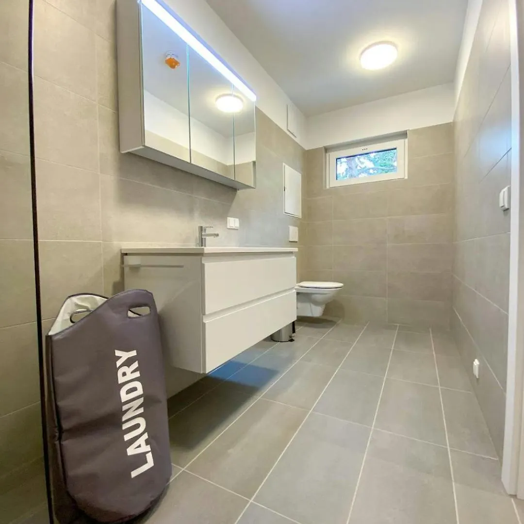 Apartment Grosszuegige Wohnung Mit Terrasse Vienna Austria